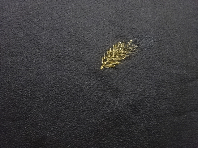 アンティーク　漆羽根模様織出し一ツ紋羽織